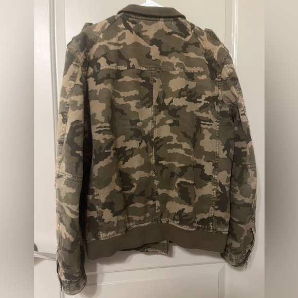 LEVI’S Vintage Camo Jacket - Picture 2 of 5
